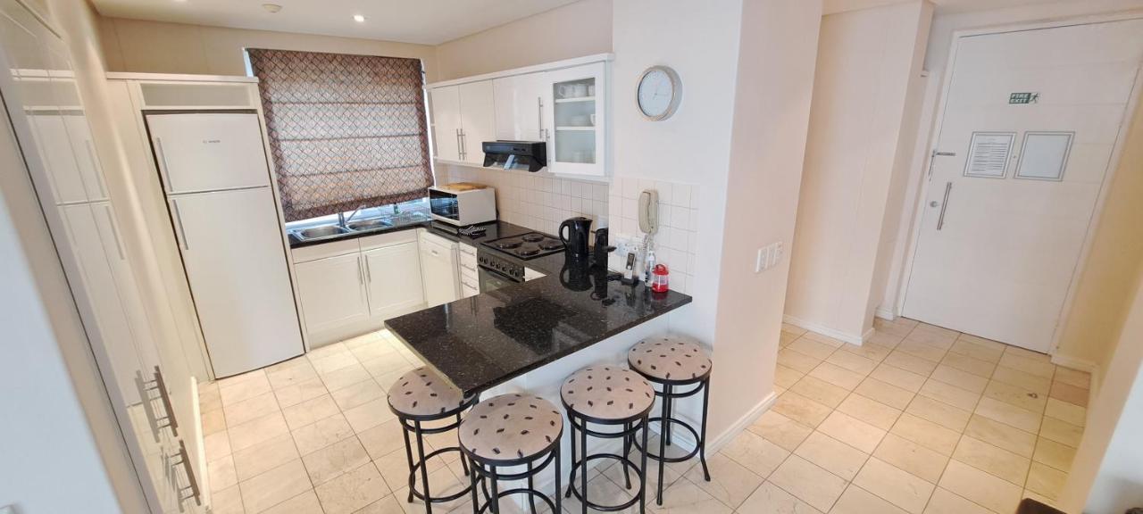 V&A Waterfront Marina Family Apartment 101 Altmore Kapstaden Exteriör bild