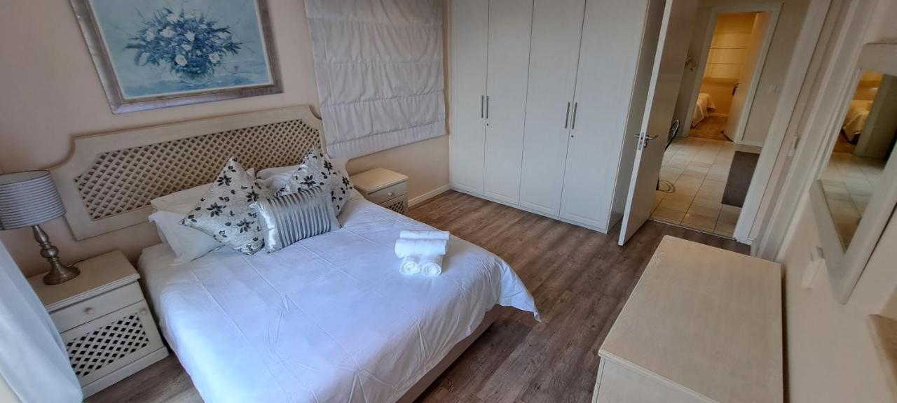V&A Waterfront Marina Family Apartment 101 Altmore Kapstaden Exteriör bild